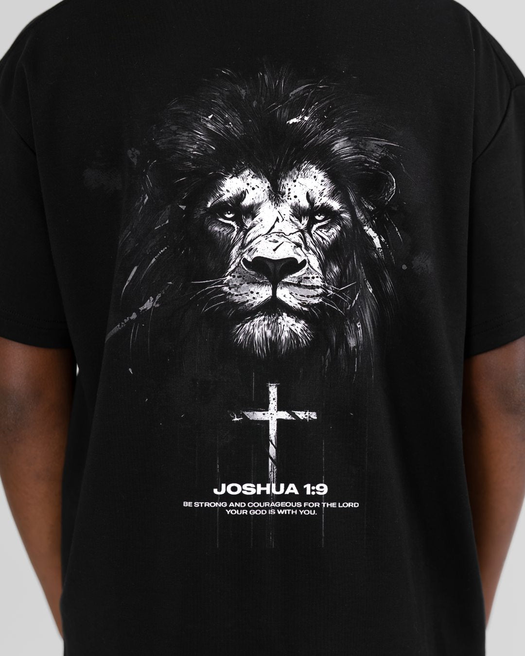 Joshua 1:9 'Lion' Youth Oversized T-shirt