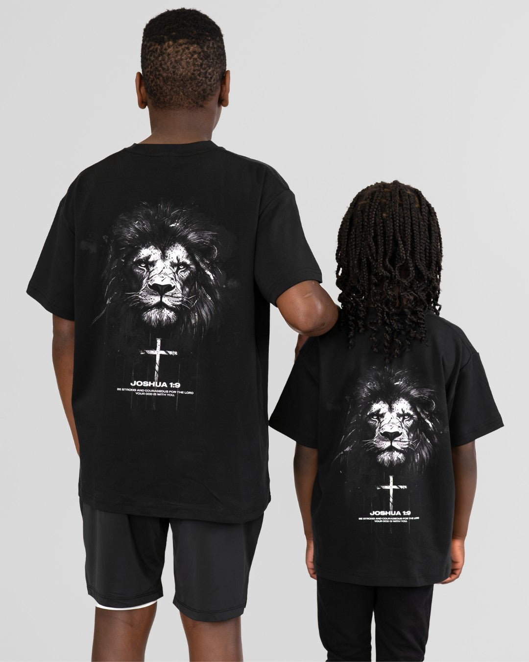 Joshua 1:9 'Lion' Youth Oversized T-shirt